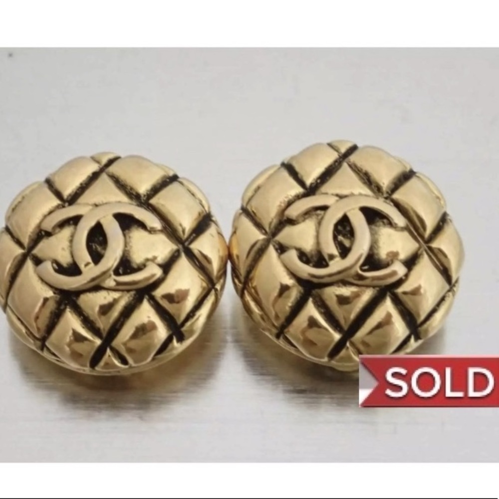 ‼️SOLD‼️ Authentic Vintage Chanel Earrings